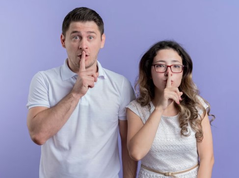 Husband Wife Relation : अपनी पत्नी से ये 5 बातें कभी न कहें, वरना पछताएंगे